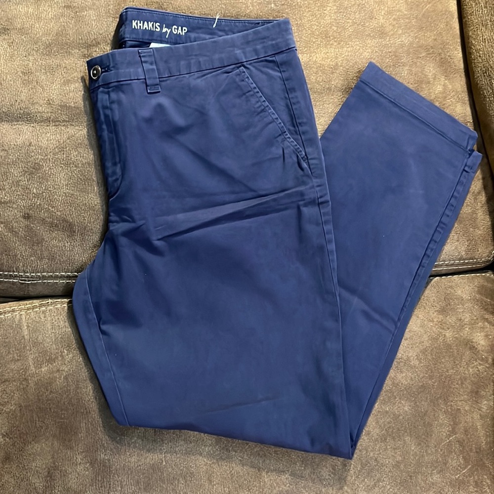 Gap Broken In - Straight Khakis